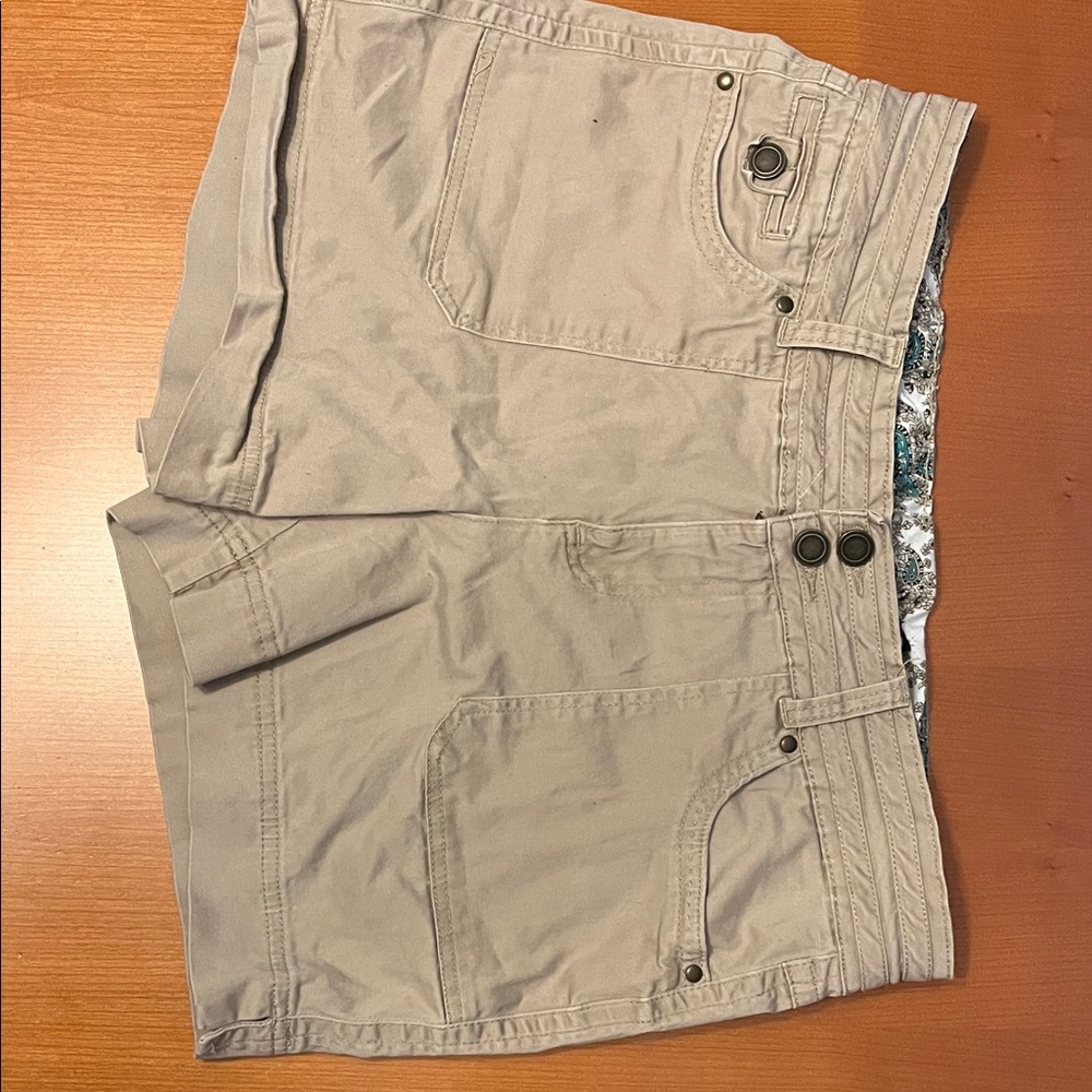 one 5 one Tan Women's Shorts